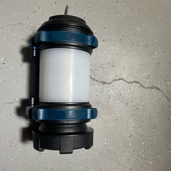 Rechargeable LED Spotlight Flashlight Flood Light with Adjustable Handle - Picture 8 of 9